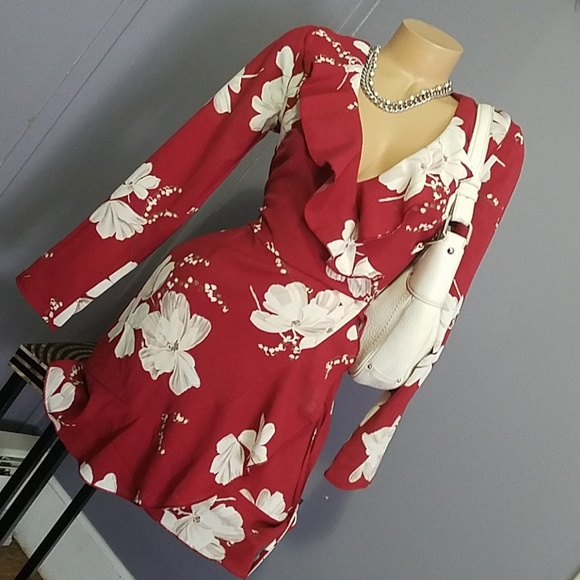 Dresses & Skirts - IMPORTED Figure Hugging V Neck Dress FINAL PRICE